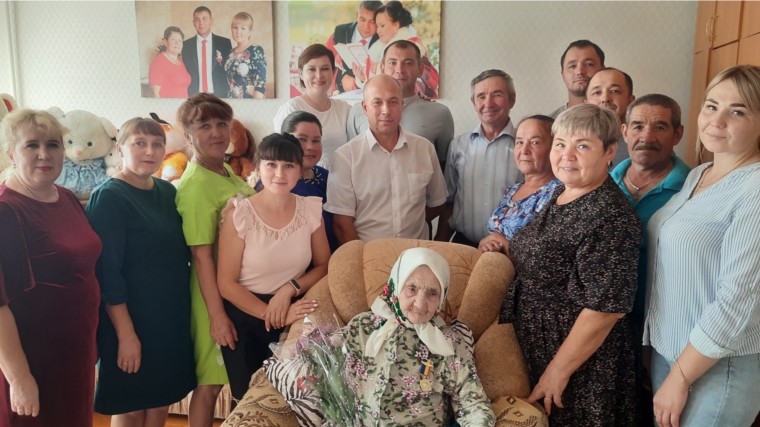 Труженица тыла, ветеран труда Васса Павловна Михайловна отмечает 90 летний юбилей