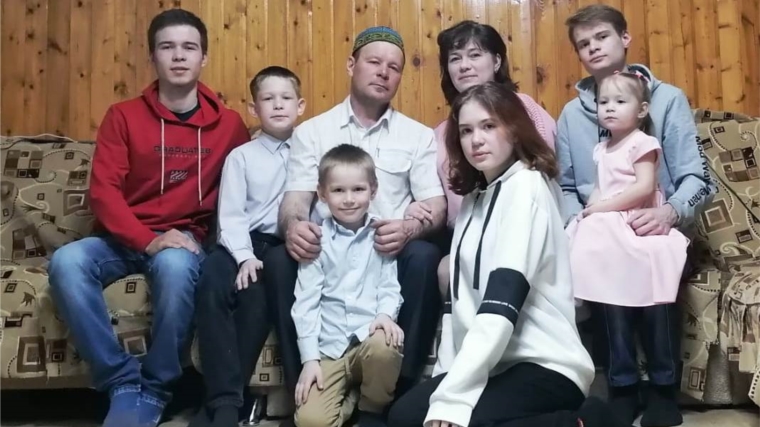 Семья Чабаевых из Буинского сельского поселения победитель районного конкурса «Семья года – 2022»