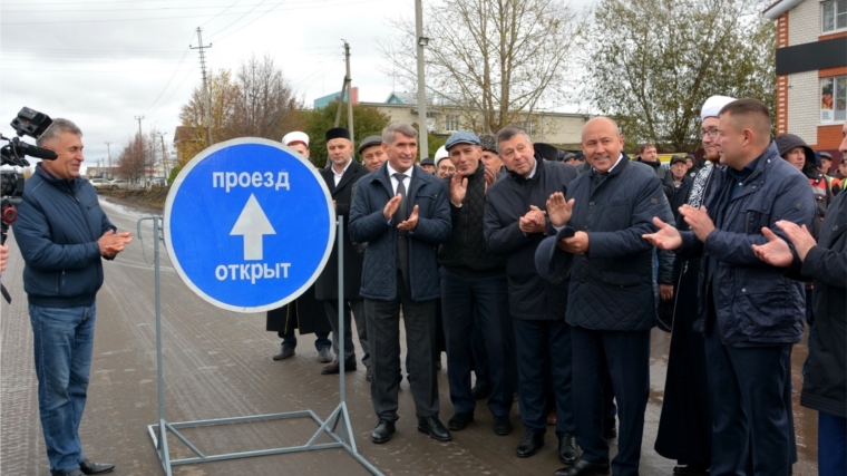 С участием Главы республики О.Николаева в Батыревском районе открыта новая дорога