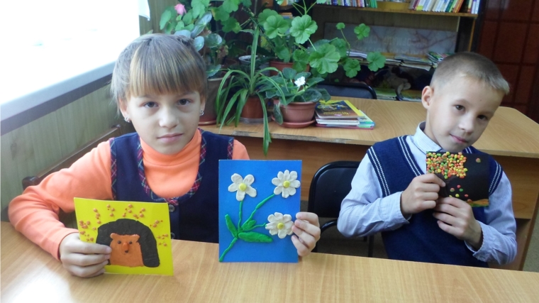 «Детские руки творят чудеса» в Яндобинской сельской библиотеке