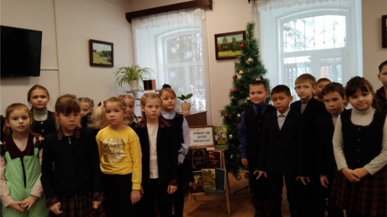 Сегодня Ядринскую центральную библиотеку посетили учащиеся 2 «А» класса СОШ №3 города Ядрина