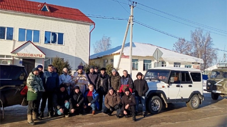 Из Красночетайского округа в зону СВО отправились два автомобиля с гуманитарной помощью