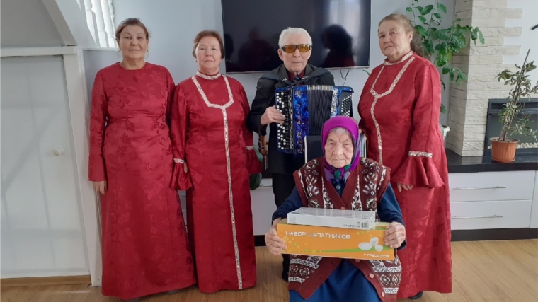 Работники Юнгинского СДК поздравили юбиляра