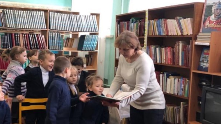 Вотланская сельская библиотека ознакомила юных читателей с детскими книгами о войне