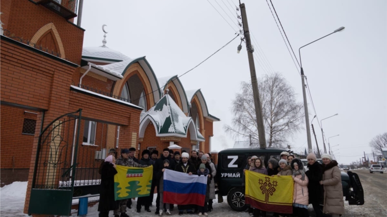 Жители села Урмаево отправили автомобиль в зону проведения СВО.