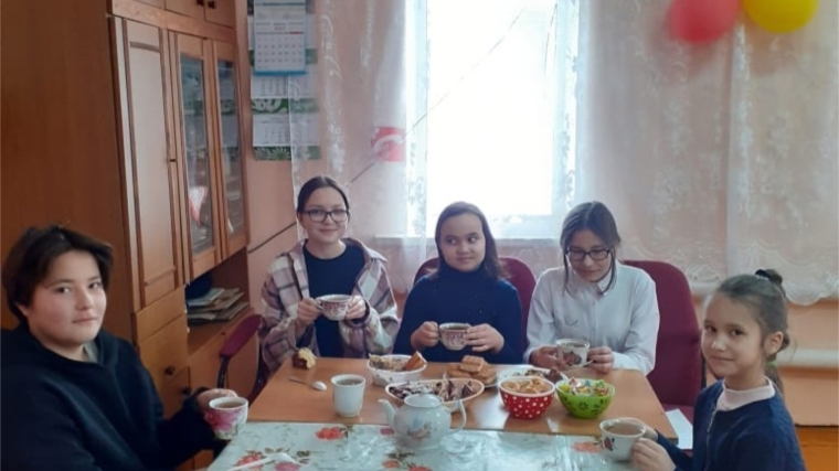 Познавательная программа «В гостях у чая» в Карачевском СДК