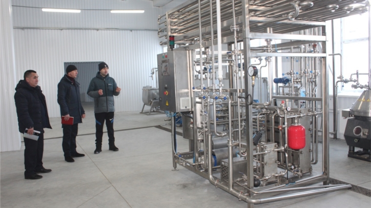 Глава Урмарского муниципального округа Василий Шигильдеев посетил будущий молочный завод