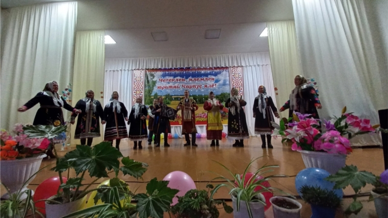 8 Марта в честь женщин в Ямашевском сельском Доме культуры прошел праздничный концерт