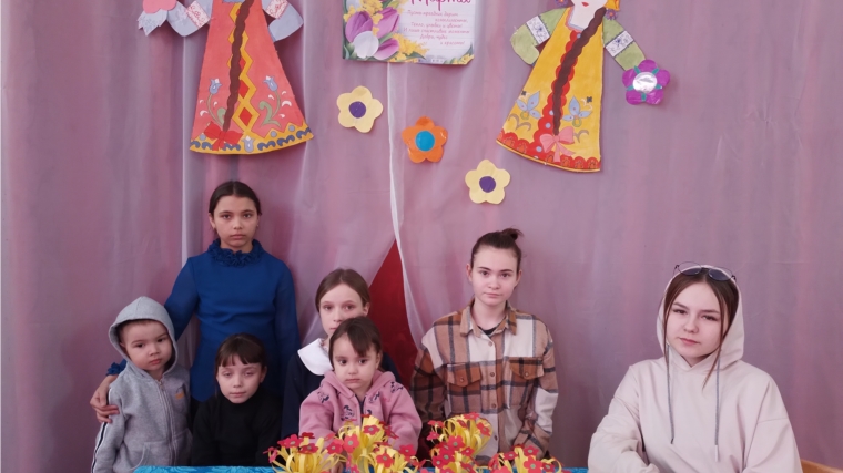 Мастер-класс «Букет для мамы» с детским клубом в Кировском ЦСДК