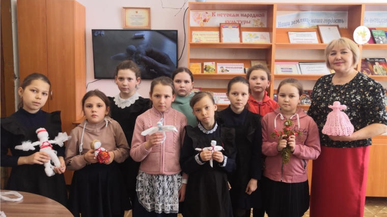 Мастер-класс по созданию кукол «Народные обереги» в Большебуяновском ЦСДК