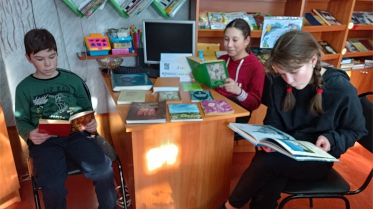 День православной книги в Верхнекляшевской сельской библиотеке