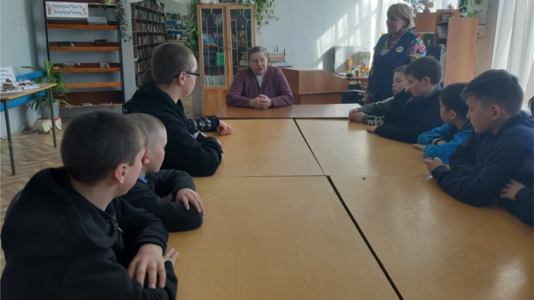 22 марта в Шумшевашской сельской библиотеке  прошел библиотечный журфикс «Найди призвание по душе»