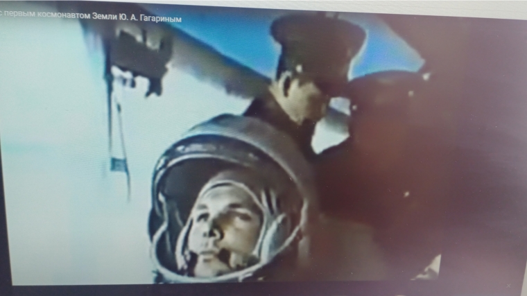 Первый полет человека видео. Первый полет в космос. Первый полет человека в космос. Полет первого человека в космос. Первый человек полетевший в космос.