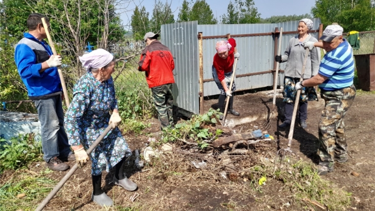Жители деревни Козыльяры Тегешевского сельского поселения активно поработали по благоустройству кладбища
