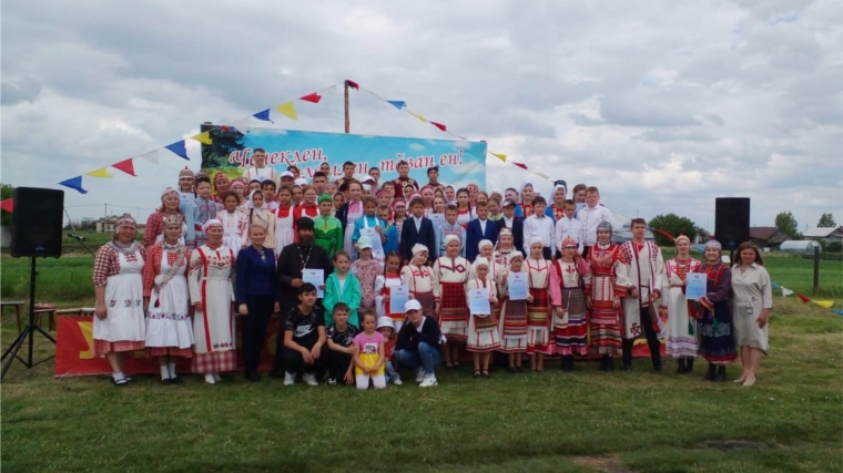 Межрегиональный фольклорный фестиваль "Радуга дружбы" в деревне Новое Байдеряково