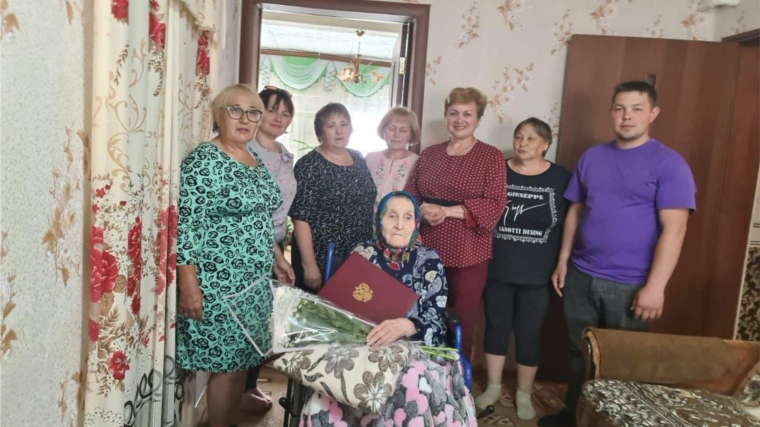 90- летний юбилей отметила жительница д.Старое Муратово Валентина Ивановна Владимирова