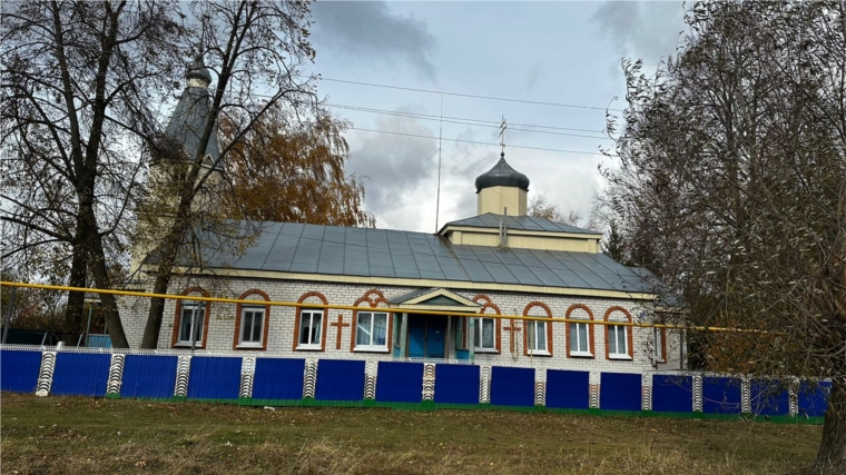 В д. Старая Шемурша жители своими силами ремонтируют церковь «Казанской иконы Божьей Матери»