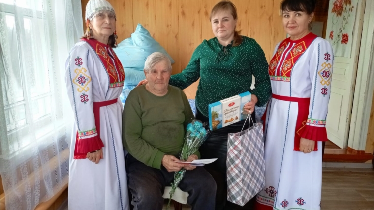 Долгожителя из деревни Новые Чукалы поздравили с 95 - летием.
