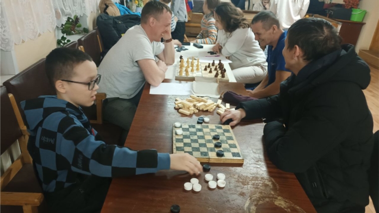 В Раскильдинском сельском Доме культуры в честь праздника Защитника Отечества, состоялся турнир «Шашки и шахматы»