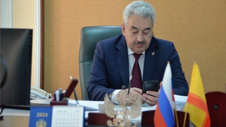 Председатель Ассамблеи Леонид Черкесов проголосовал при помощи системы ДЭГ