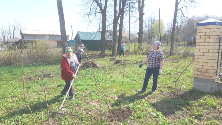 В деревне Новое Муратово Тегешевского сельского поселения провели работы по санитарной очистке территории.