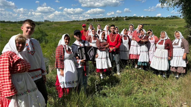 участники фольклорного коллектива «Шуçăм» приняли участие в обряд «Вăйă пăрахни»