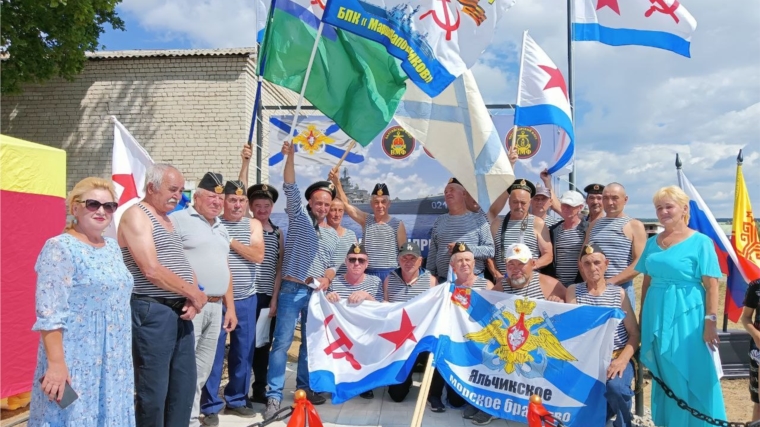 Открытие памятника морякам всех поколений в деревне Белая Воложка Яльчикского муниципального округа