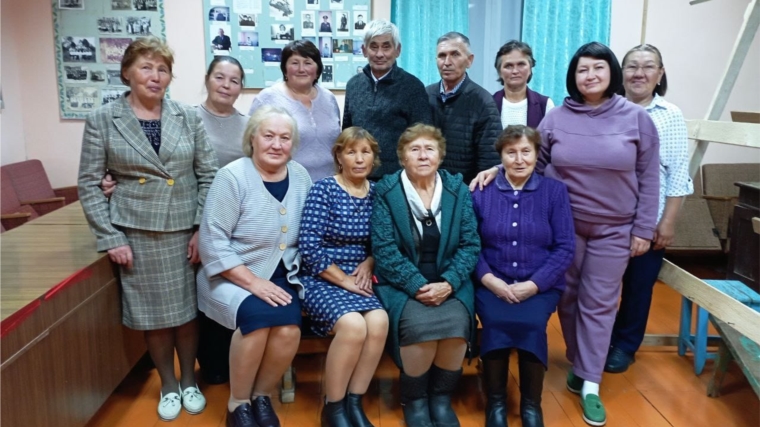 Покровские посиделки «В кругу знакомых лиц» в Хорнойской сельской библиотеке