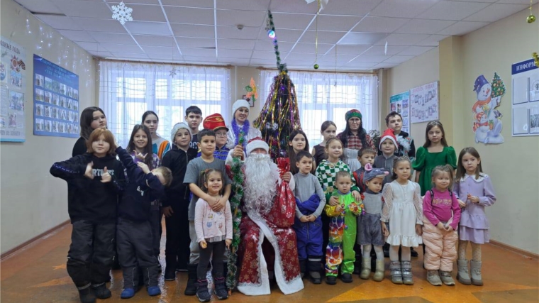 Новогодний утренник «В свете ёлочных огней» в Большетаябинском СДК