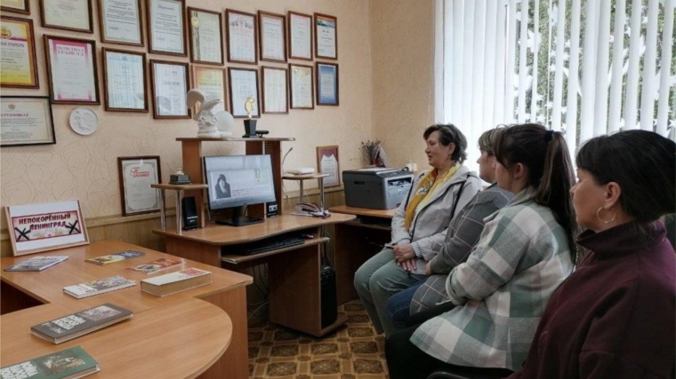 Поэтический час «Я говорю с тобой под свист снарядов»