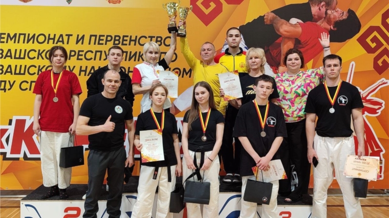 Чемпионат и первенство Чувашии по традиционной борьбе кĕрешў завершились на стадионе «Волга»