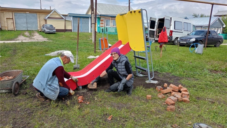Детская площадка – вклад жителей в будущее родного села