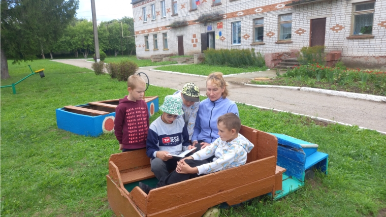 Книжные ладошки: читаем вместе