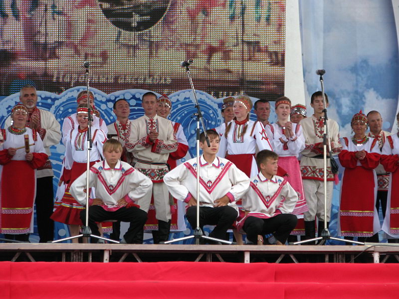 17:17 В краю ста тысяч песен и танцев...