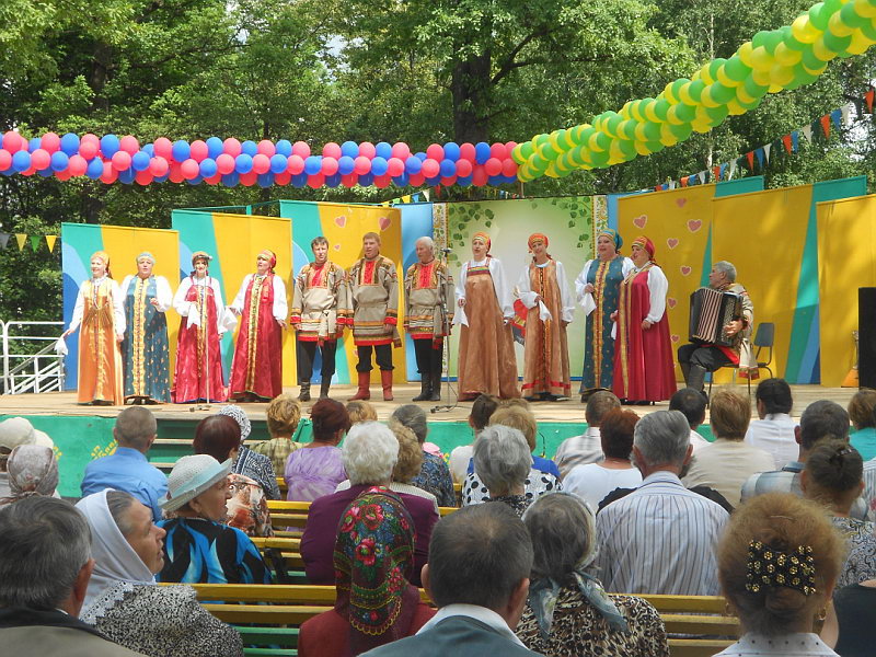 Фестиваль родники. Патриотический фестиваль Родники Ставрополь. Родники России хор.