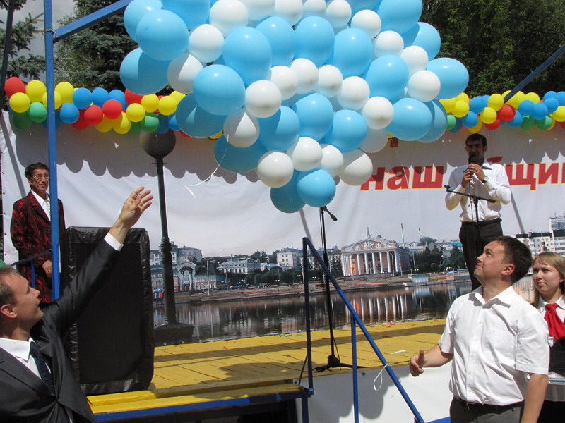 18:37 В День Республики в парке культуры и отдыха им. 500-летия г.Чебоксары торжественно открылась первая парковая зона wi-fi