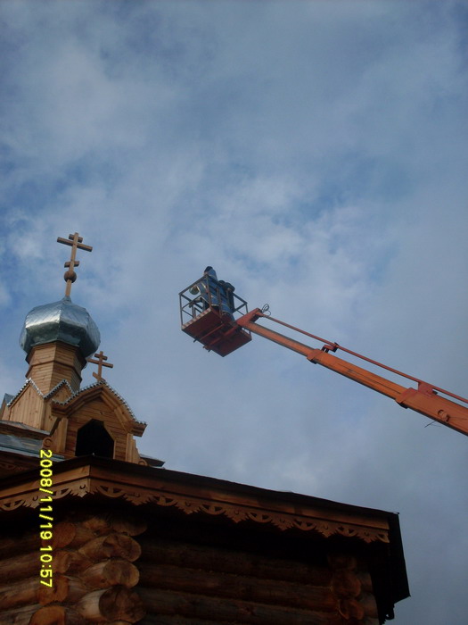 Освящён крест на церковном куполе церкви Казанской Божией матери в селе Новые Чукалы 