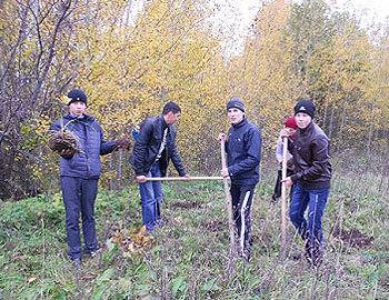 10:26 В рамках акции «Посади дерево и сохрани его» учащиеся Аликовского района провели посадку деревьев