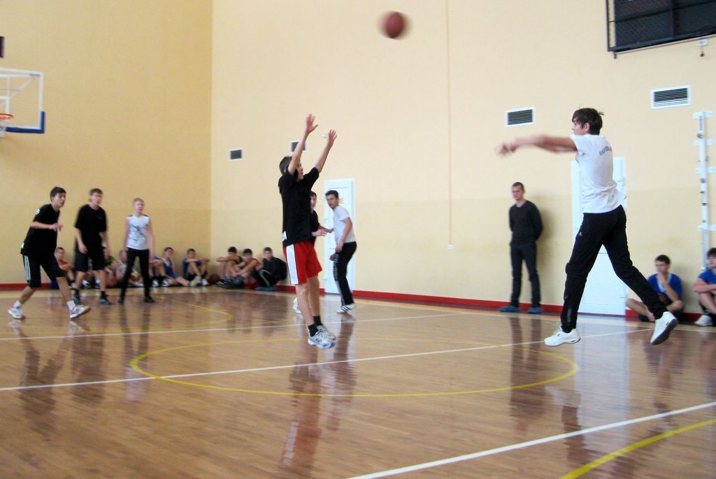 14:22.  Во время осенних каникул  прошло первенство Моргаушского района по баскетболу среди школьников. 