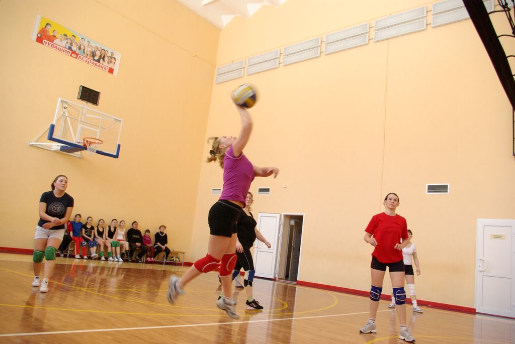 13:30.Сегодня впервые в Моргаушском районе проходит соревнование по волейболу среди женских команд на призы нашей знаменитой землячки К.Л. Валицкой.
