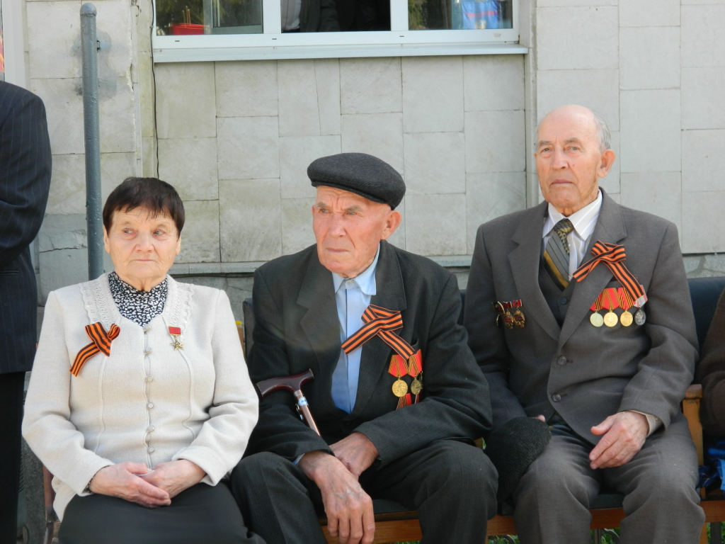 12:59. В Моргаушском районе состоялся митинг, посвященный 67-летию Великой Победы в Великой Отечественной войне: «Спасибо вам, ветераны, за мирную жизнь на земле». 