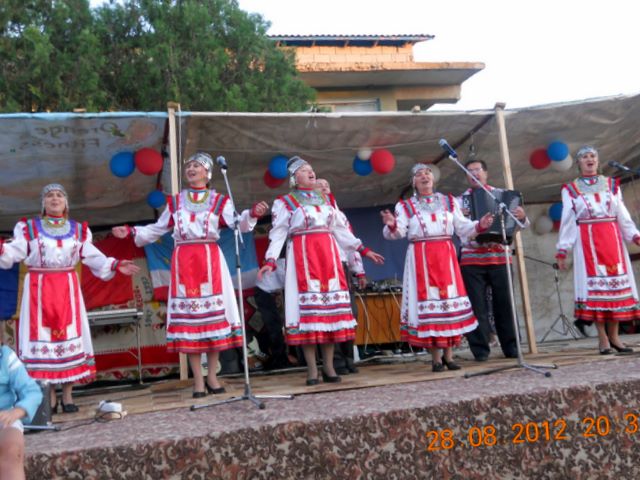 10:10 Народный ансамбль песни и танца «Шуракăш» дал концерт на молдавской земле