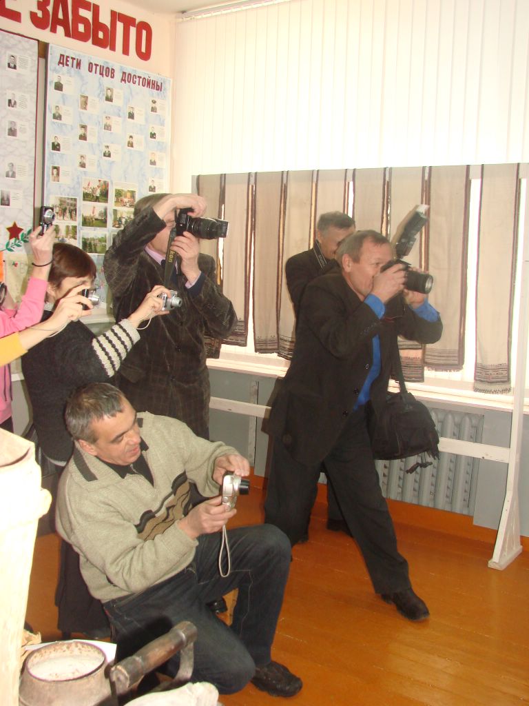 14:00.В Моргаушском районе прошел республиканский семинар руководителей фотообъединений и юных журналистов.