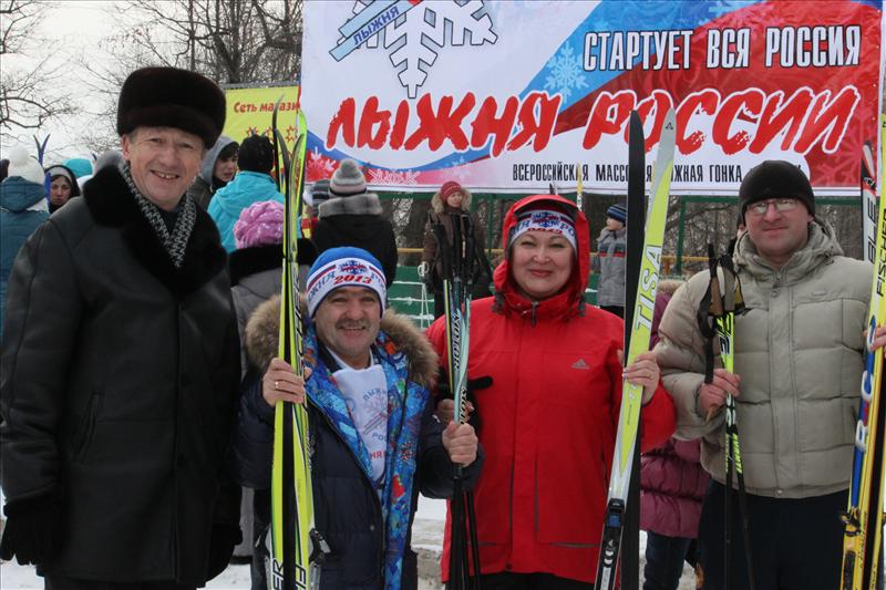 11:45 В г.Канаш на «Лыжне России-2013» принял участие председатель ГКЧС Чувашии