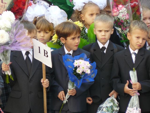 11:26 «Первое сентября»: для всех ребят Калининского района столицы началось увлекательное путешествие в страну Знаний 